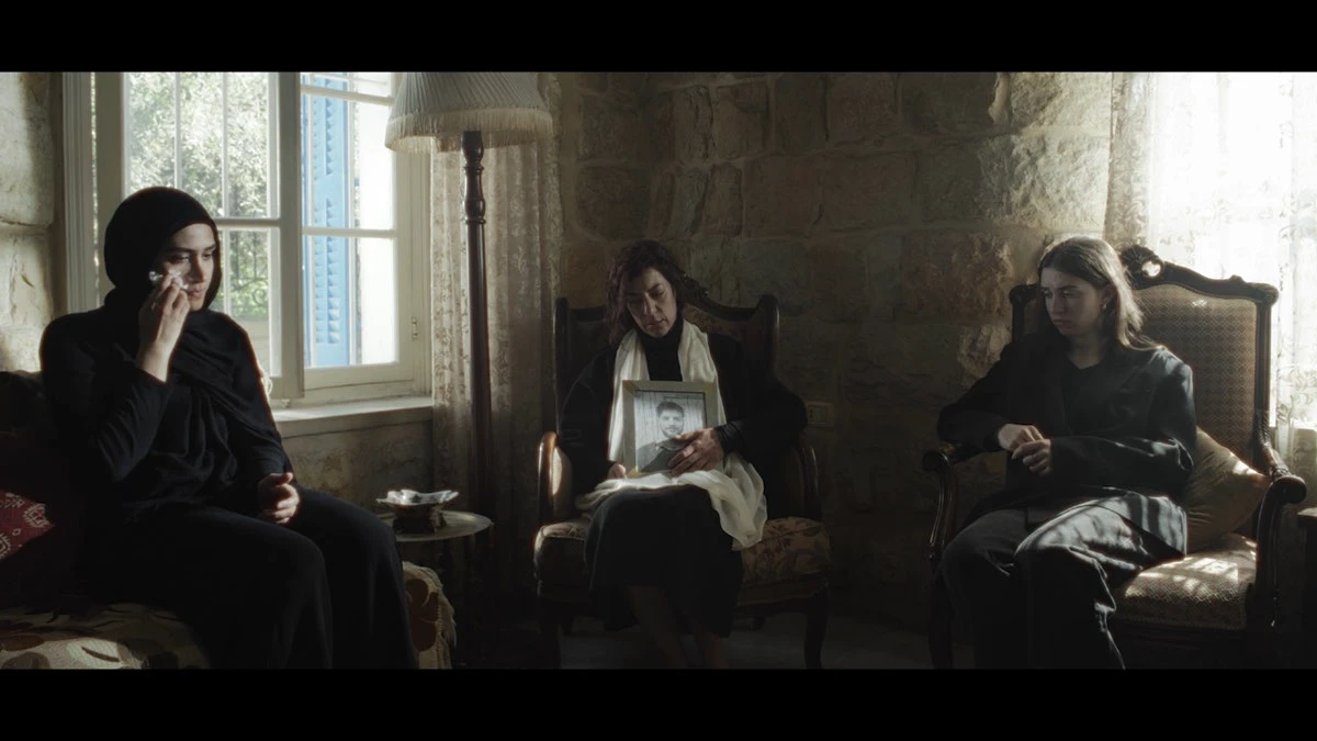 Devotion film still 2